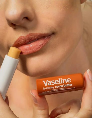 𝗩𝗮𝘀𝗲𝗹𝗶𝗻𝗲 Lip Therapy Cocoa Butter Stick 4.8 G