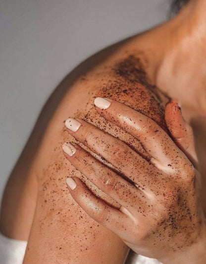 𝗖𝗼𝘀𝗺𝗮𝗹𝗶𝗻𝗲 Skinnet Rejuvenating Exfoliating Gel Body Scrub 250 ML