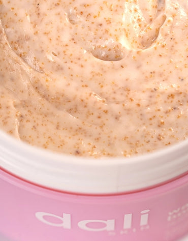 𝗗𝗮𝗹𝗶 Walnut Body Scrub exfoliates & Smoothes 100 G