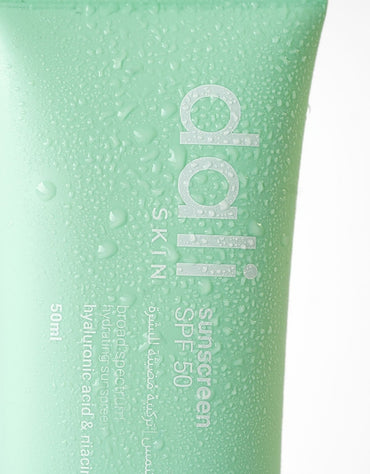 𝗗𝗮𝗹𝗶 Sunglow Sunscreen SPF 50 50 ML