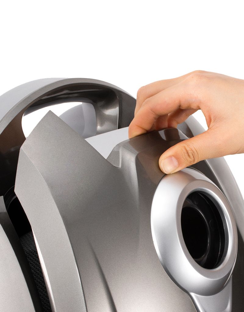 Dessini Vacuum Cleaner Super Silent 2500W ergonomic handle for easy carrying