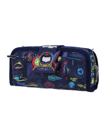 Close-up of the zipper on the Smiggle Astronaut pencil case, highlighting the quality and detail.