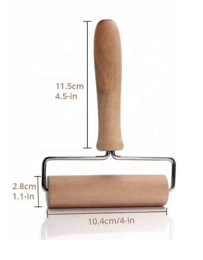 Roller with wooden handle and measurements on a white background. Wooden dough roller with handle showing size dimensions 11.5 cm by 10.4 cm.